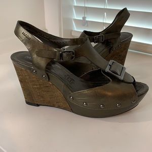 Marc Art of Walking Gorgeous soft green leather wedge sandal.